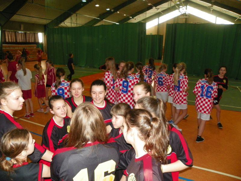 Koszykarki SP 4 awansowały do rejonu