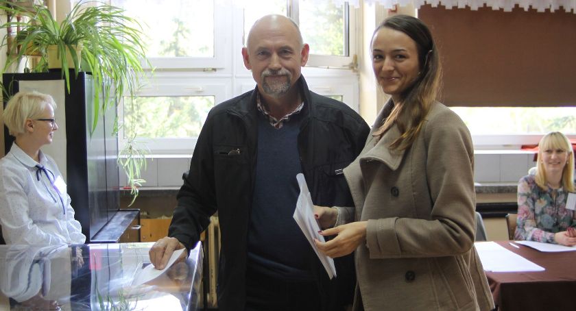 Wybory parlamentarne 2019 w Łowiczu. Gdzie i w jaki sposób oddać głos? Jaka frekwencja? (ZDJĘCIA)