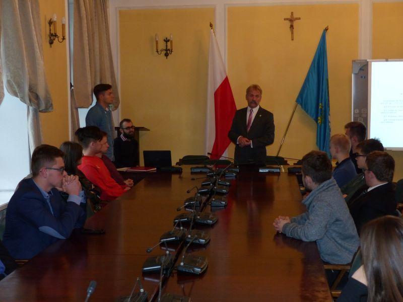 Poznaliśmy 21 nastoletnich samorządowców