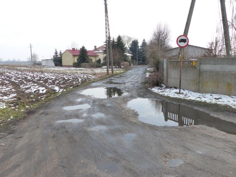 Mieszkańcy Czajek marzą o asfalcie 