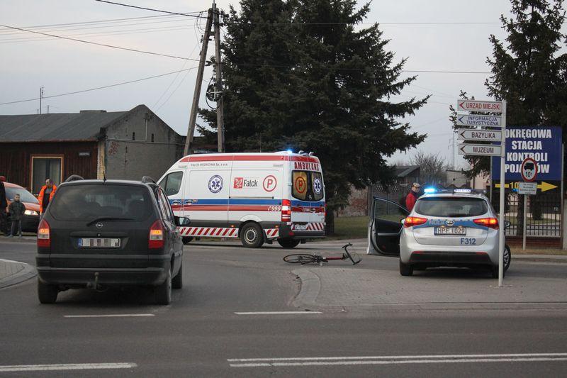 Potrącenie rowerzysty na Zatorzu i kolizja na Mostowej
