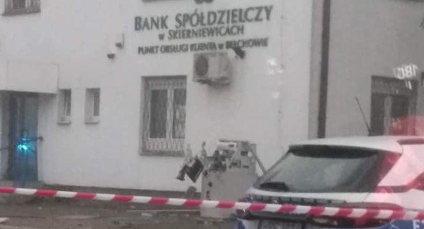 Wybuch bankomatu w Bełchowie. Policja szuka sprawców