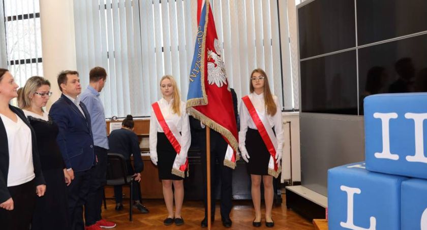 Ślubowanie i awanse kadetów w II LO
