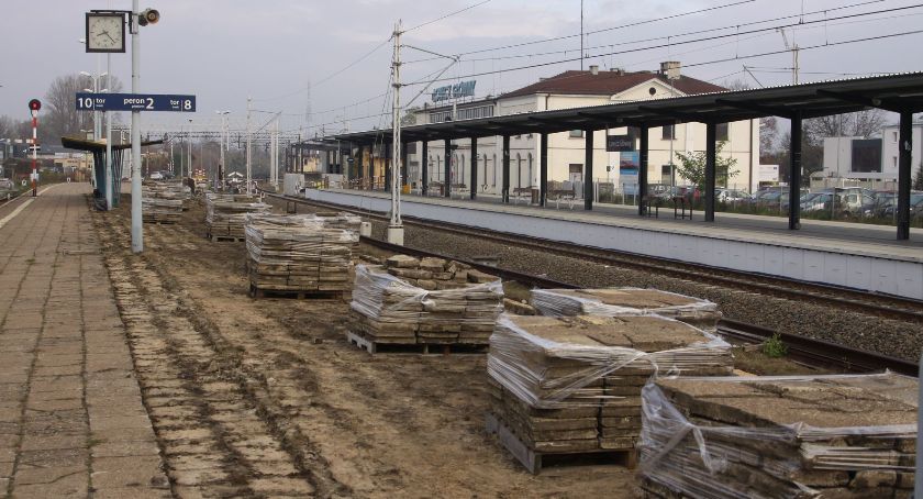Ruszyły prace na peronie nr 2 na stacji Łowicz Główny