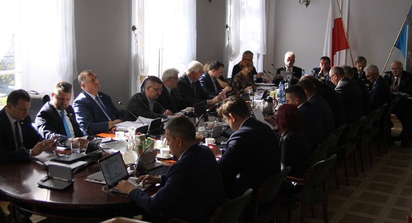 Transmisja na żywo z sesji Rady Miejskiej w Łowiczu