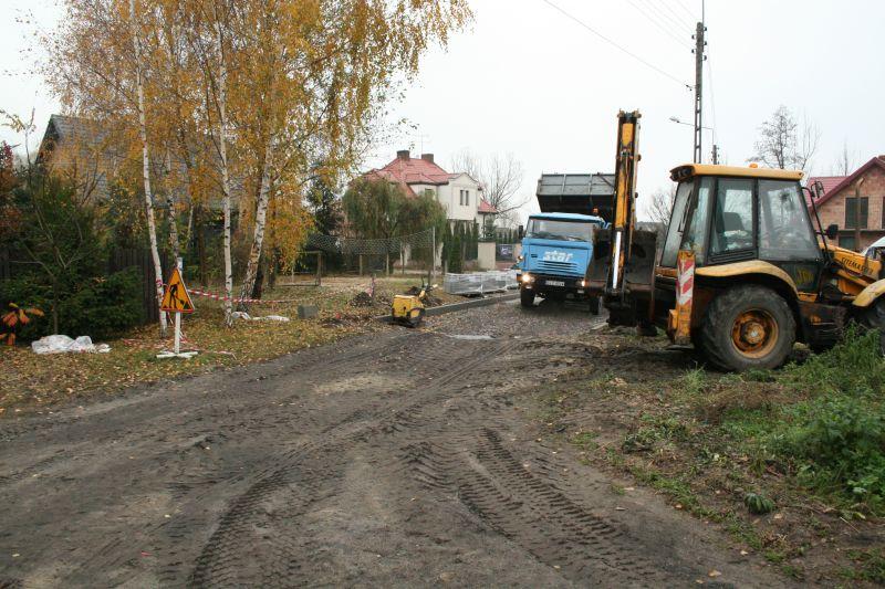 Trwa budowa nawierzchni w ul. Wierzbowej