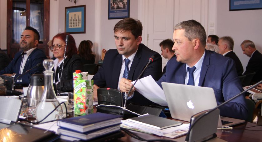 Radni PiS i Niezależni chcą zmian w funkcjonowaniu Młodzieżowej Rady Miejskiej w Łowiczu