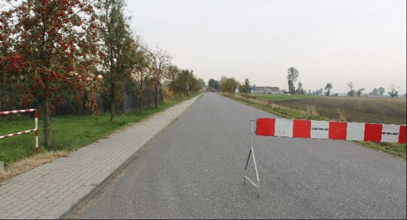 Trwają remonty na drogach powiatu łowickiego. Gdzie można spodziewać się utrudnień? 