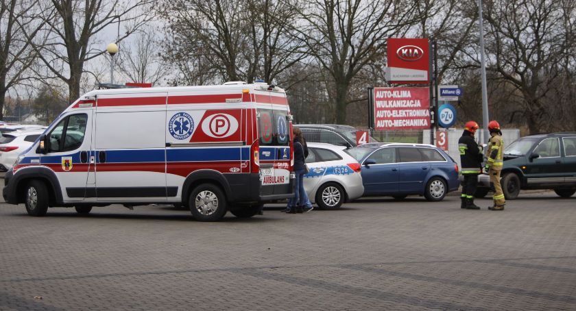 Zderzenie czterech pojazdów na drodze krajowej nr 70 w Łowiczu