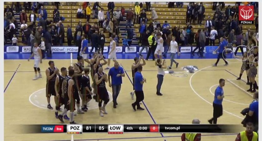 Imponująca końcówka Księżaka w Poznaniu! Łowiczanie podtrzymali zwycięską serię i są w czołówce I ligi (VIDEO)