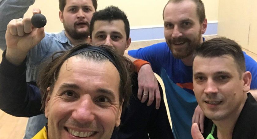 Drużyna z Łowicza na pudle po pierwszej rundzie Drużynowych Mistrzostw Łodzi w squasha 