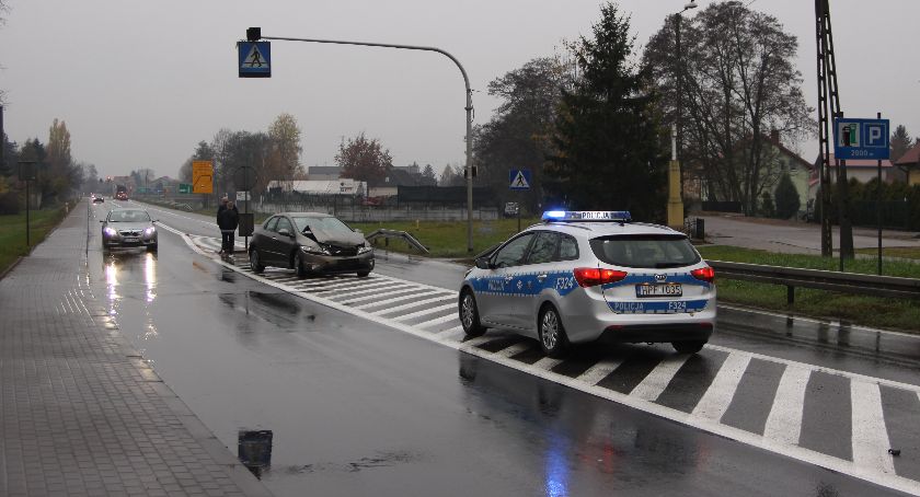 Kolizja drogowa na ul. Podgrodzie w Łowiczu