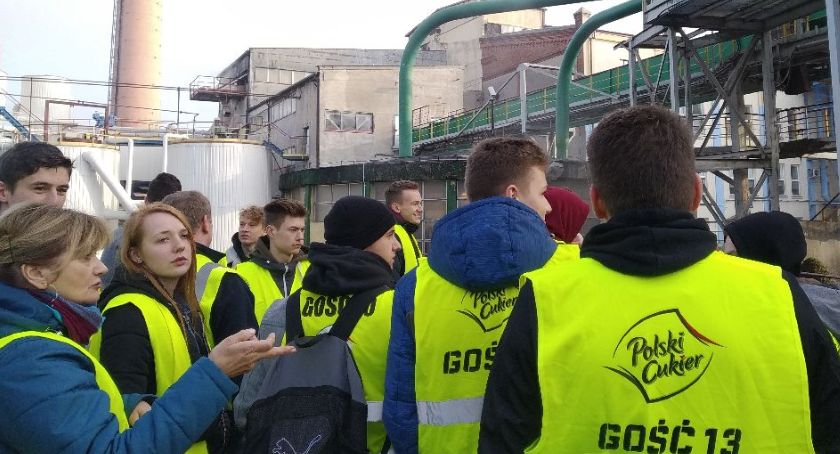 Uczniowie ZSP 1 na wycieczce do cukrowni w Dobrzelinie