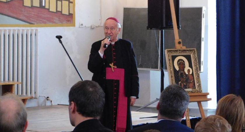  ZSP nr 1 - wizyta duszpasterska ks. Biskupa Andrzeja Franciszka Dziuby