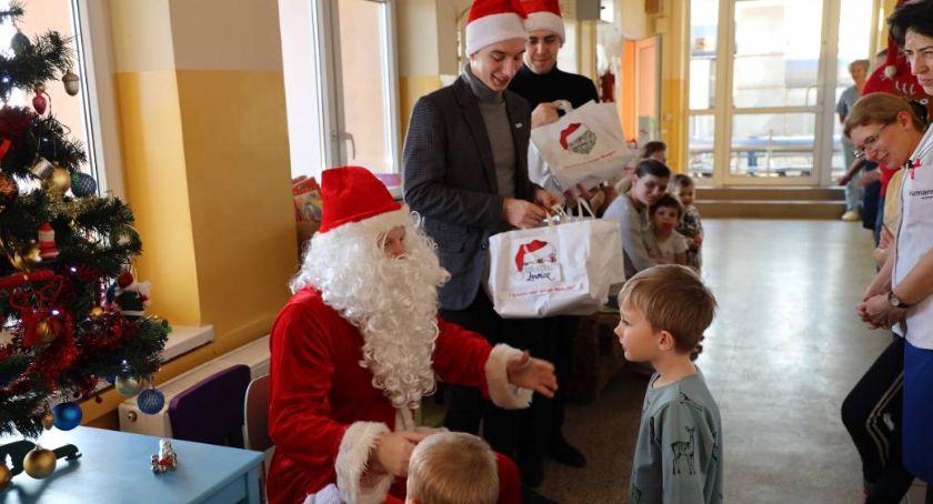 Mikołaj odwiedził łowicki szpital (FOTO I VIDEO)