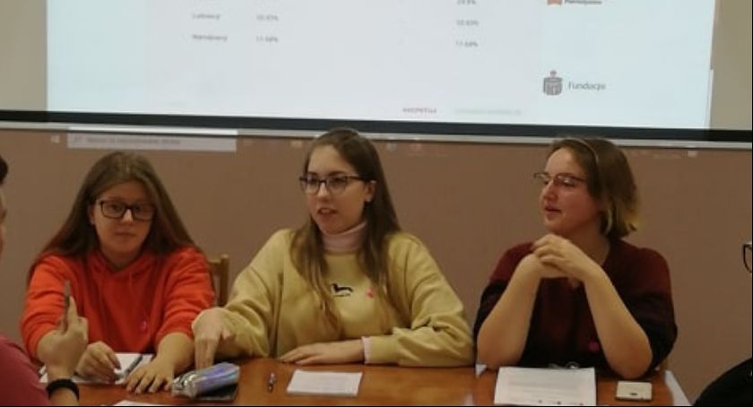 Nietypowa lekcja WOS-u w Zduńskiej Dąbrowie