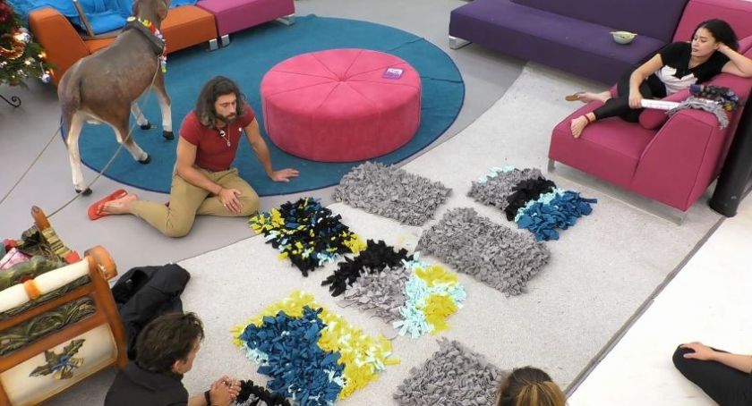 Uczestnicy „Big Brothera” wykonali maty dla psów z łowickiego schroniska. Trwa zbiórka dla czworonogów