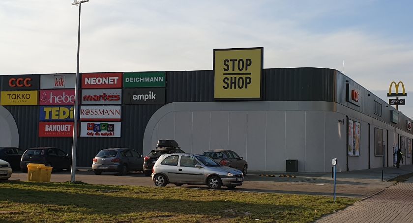 Łowicki Stop Shop już widoczny