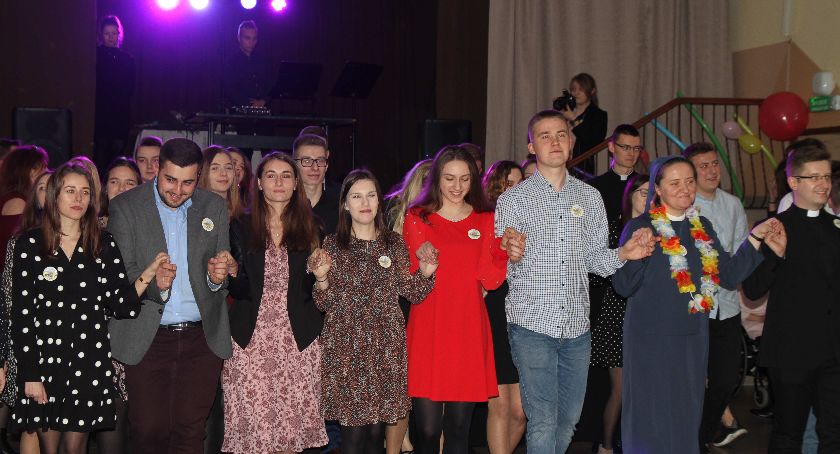 III Chrześcijański Bal Młodzieżowy (FOTO, VIDEO)