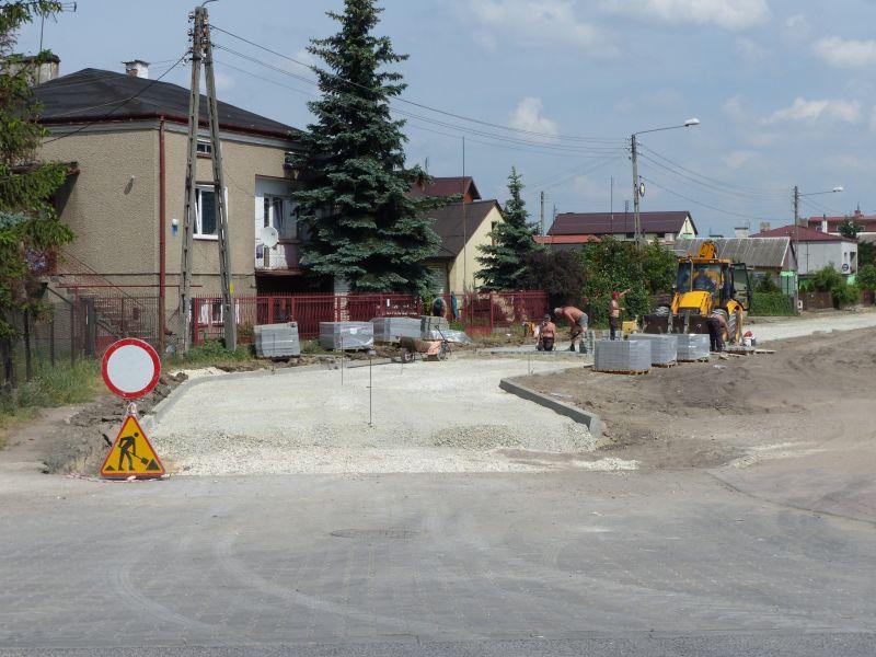 Kanalizacja już jest, teraz wykonują nawierzchnię
