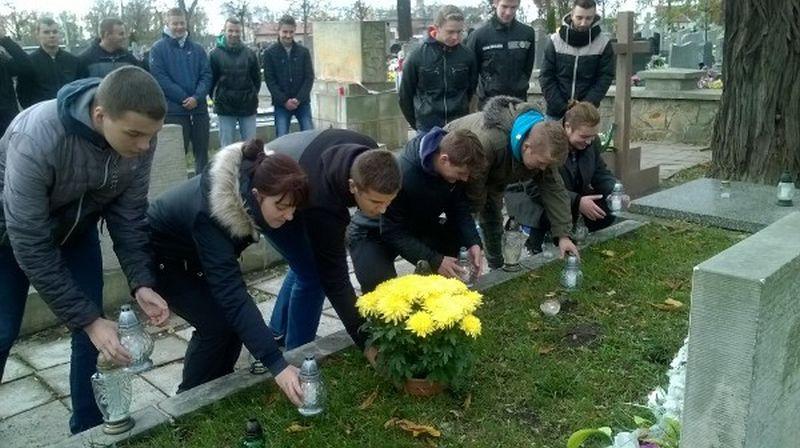 Młodzież ZSP nr 1 pamięta o patronie szkoły