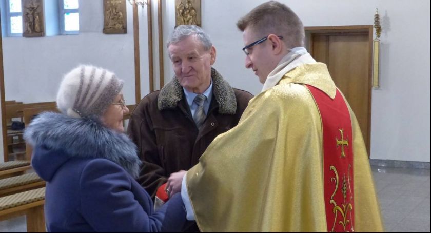 Trwają zapisy na III Randkę Małżeńską w parafii na łowickiej Korabce