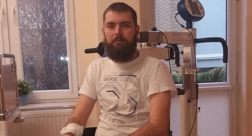 Zbiórka dla Łukasza Sędala. Strażak PSP w Łowiczu walczy o zdrowie po wypadku na służbie
