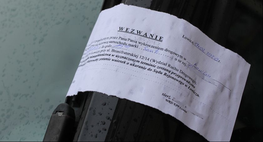 Pokłosie zniesienia strefy płatnego parkowania w Łowiczu?