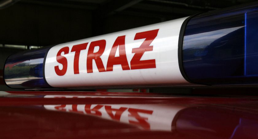 Strażacy usuwają skutki porywistego wiatru na terenie powiatu łowickiego