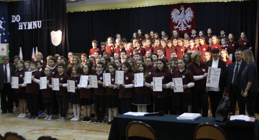 SP Popów w ogólnopolskim konkursie „Do Hymnu!” (ZDJĘCIA, VIDEO)