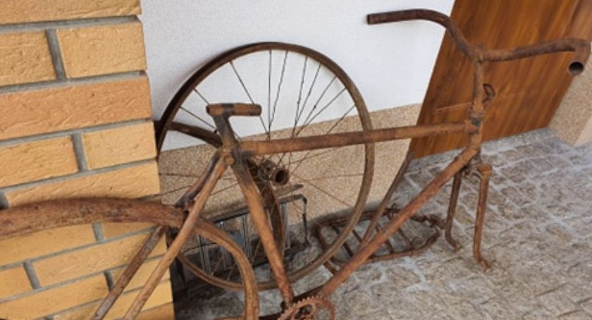 „Dziesiątacy” z Łowicza pozyskali wojskowy rower z 1939 roku