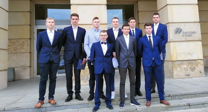 Uczniowie ZSP nr 1 w Łowiczu otrzymali stypendia naukowe