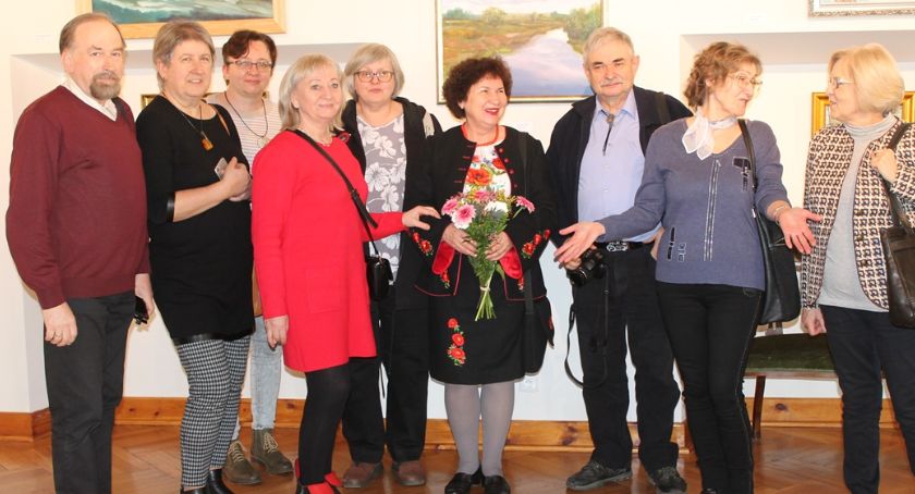 Wernisaż obrazów Elżbiety Kwapińskiej w Muzeum w Łowiczu [ZDJĘCIA, WIDEO]