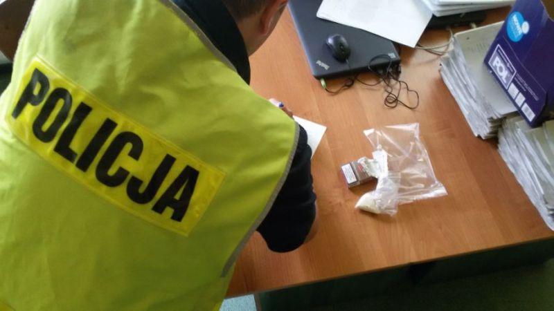 Policjanci rozbili sieć dilerów narkotykowych