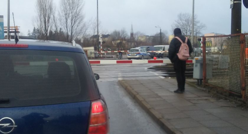 Oświadczenie Komendanta. Policjanci - co oni tu robią?