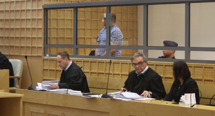 Zabójstwo w Łowiczu. Mariusz S.: „Miron był upijany przez dwóch mężczyzn. Marzena biła go i kopała”. Oskarżona: „To bzdury”