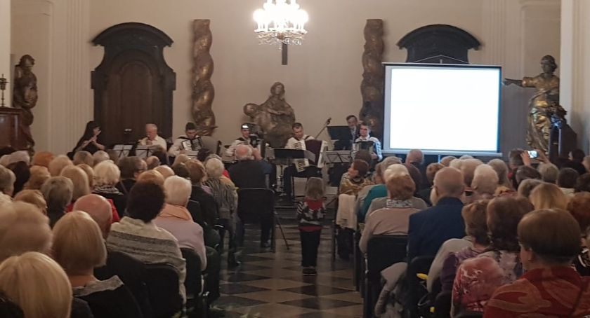 Koncert z okazji Dnia Kobiet (FOTO i VIDEO)