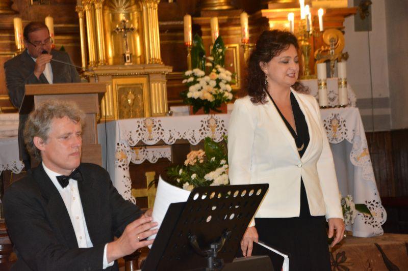 Koncert chopinowski z Mercedesami w tle