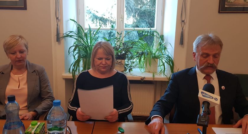 Komunikat Urzędu Miasta. Osoby starsze, samotne i niepełnosprawne mogą liczyć na pomoc w zakupach  