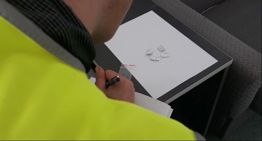 Kolejne osoby w powiecie zatrzymane z narkotykami