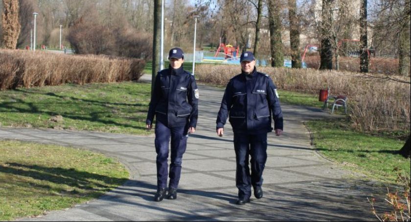 Więcej pieszych patroli na łowickich ulicach