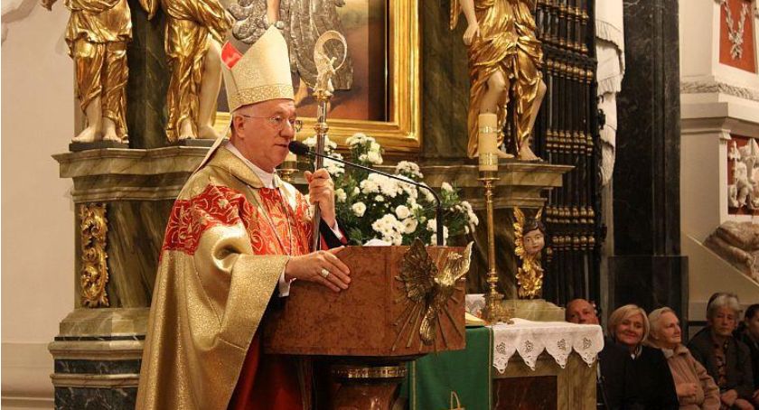 Nowy dekret biskupa łowickiego. Co z uczestnictwem w niedzielnej mszy świętej, spowiedzią i świętami?