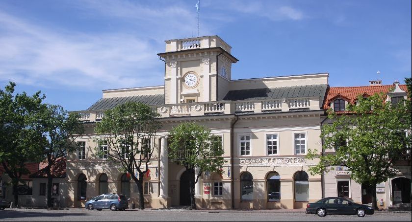 Urząd Miasta. Trzeba będzie poczekać na maseczki