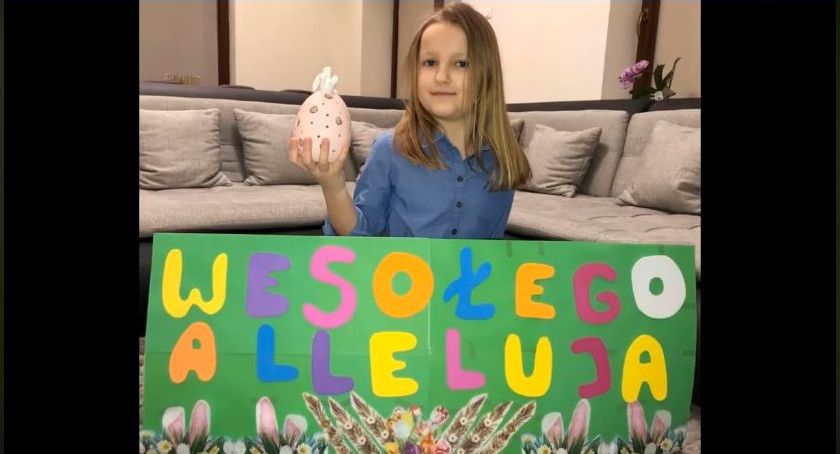 Nietypowe życzenia świąteczne od uczniów SP w Dzierzgówku (VIDEO)