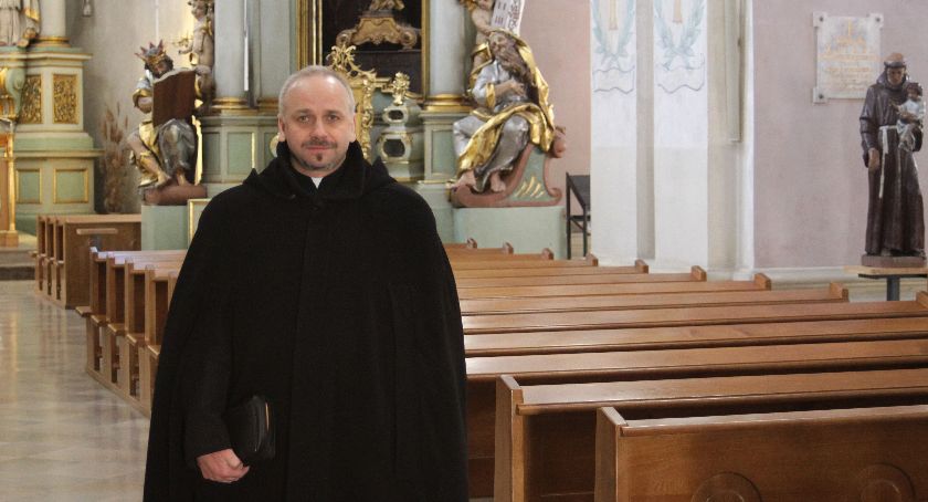Rektor łowickich pijarów o Wielkim Poście 2020. „Mocne rekolekcje, które głosiło nam samo niebo”