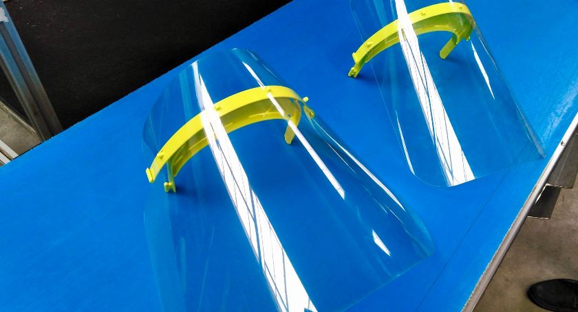 Lamela ruszyła z produkcją przyłbic dla medyków