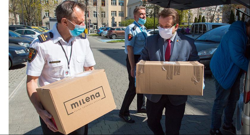 Łowicz. Kolejna transza z miliona maseczek już w przyszłym tygodniu