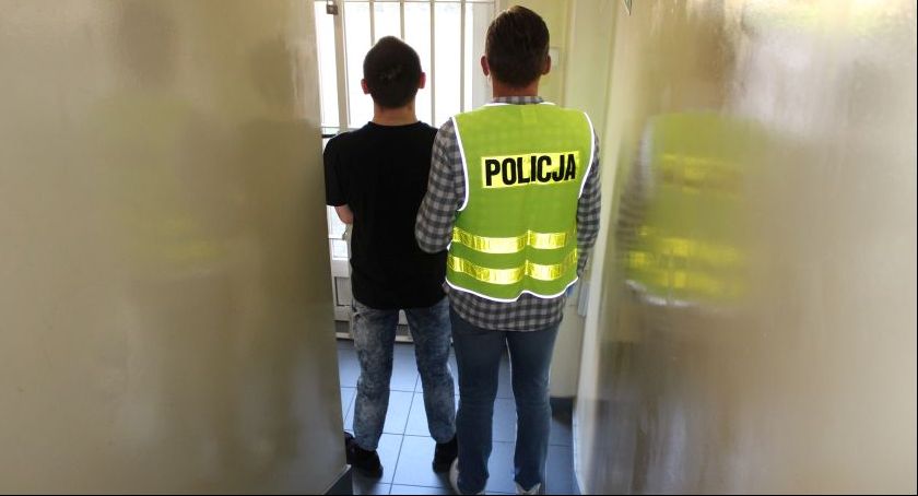 Pijani łowiczanie zatrzymani za uszkodzenie mienia