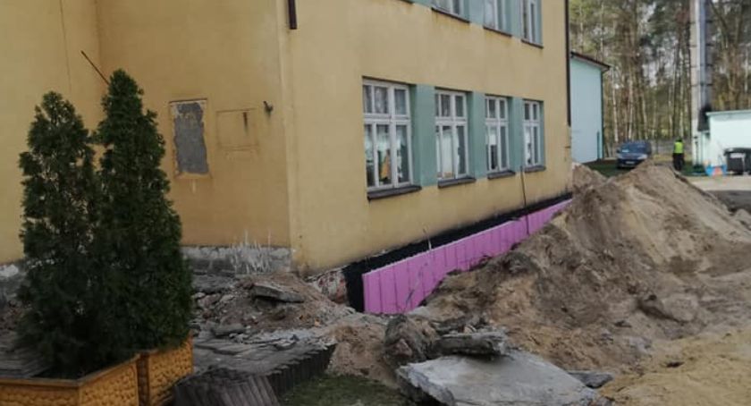 Trwa termomodernizacja szkoły w Bełchowie