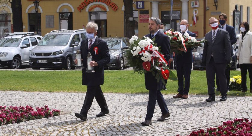 Obchody 229. rocznicy uchwalenia Konstytucji 3 Maja w Łowiczu (ZDJĘCIA)